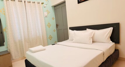 Cashew Tree Suite Room Type - Deluxe AC Room