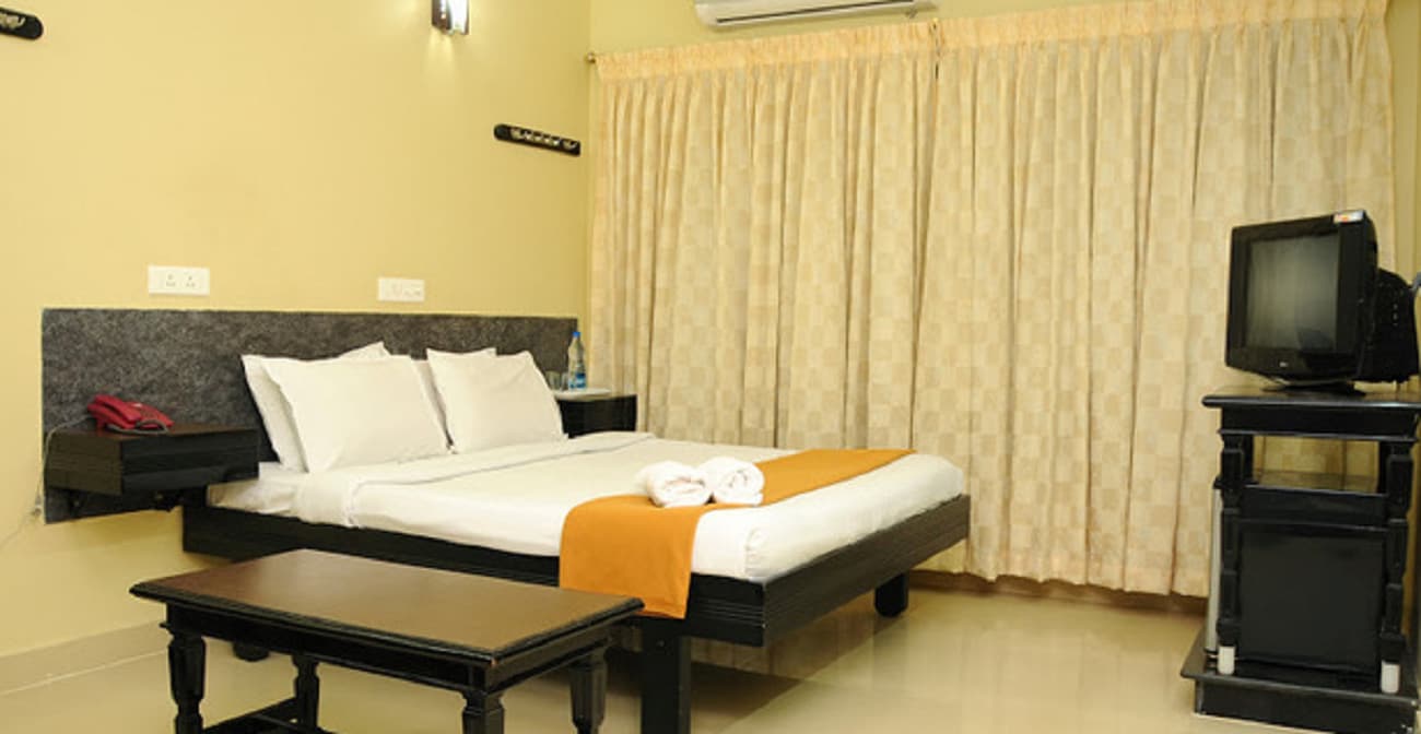 Hotel Rajam - Tap to explore photos