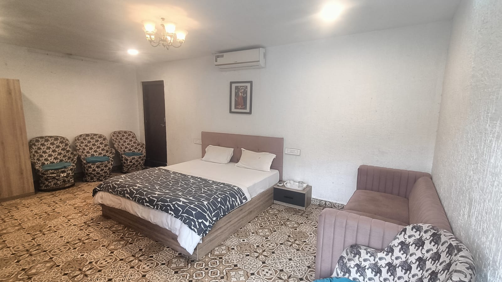 Viraj villa - Tap to explore photos