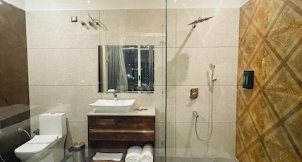 Hotel ML PRIDE -800 metre from railway station Room Type - Executive Room with working desk Hotel ML PRIDE -800 metre from railway station Room Type - Executive Room with working desk