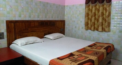 Sri Hotel Golden Palace Room Type - Standard Non Ac Room