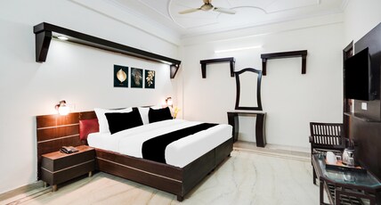 HOTEL O 4 SQUARE A LUXURY ROOMS NEAR RDC MAIN MARKET Room Type - Classic