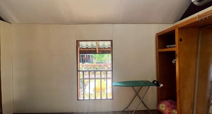 Capital O 91227 Chalet D'bendang Mak Teh Room Type - Deluxe Queen Room - With Window Capital O 91227 Chalet D'bendang Mak Teh Room Type - Deluxe Queen Room - With Window