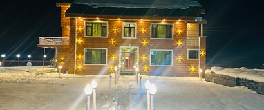 Hotel Thajwass Glacier