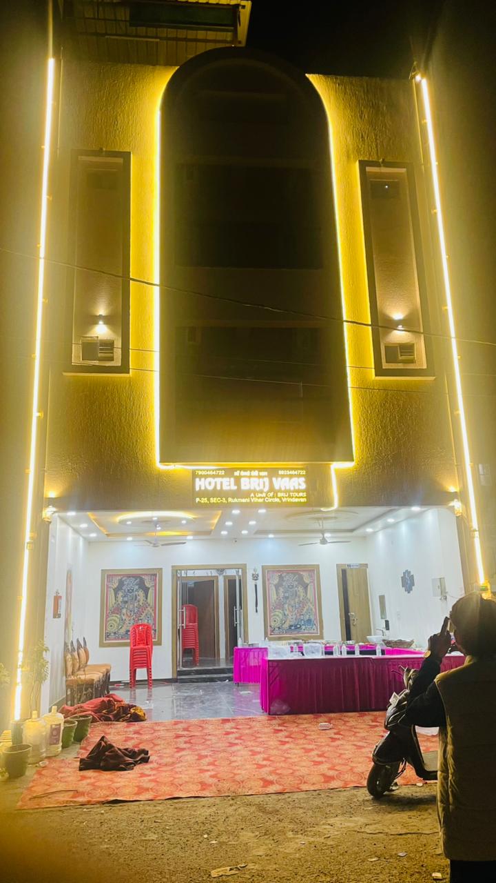 Hotel Brij Vaas - Tap to explore photos