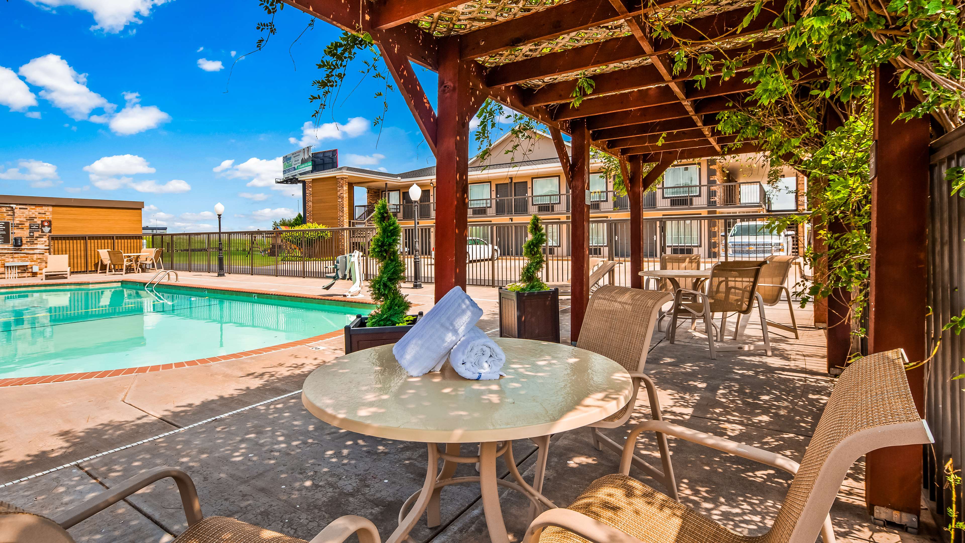 BEST WESTERN EL RENO - Tap to explore photos
