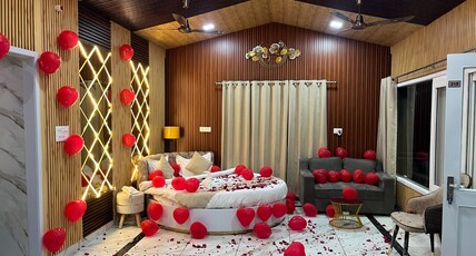 MSK HOTEL AND RESTAURANT Room Type - Honeymoon Suite