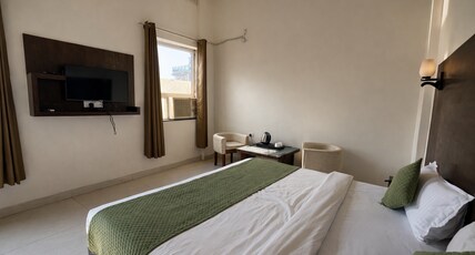 Foxoso Heights, Tapovan Room Type - Premium Room