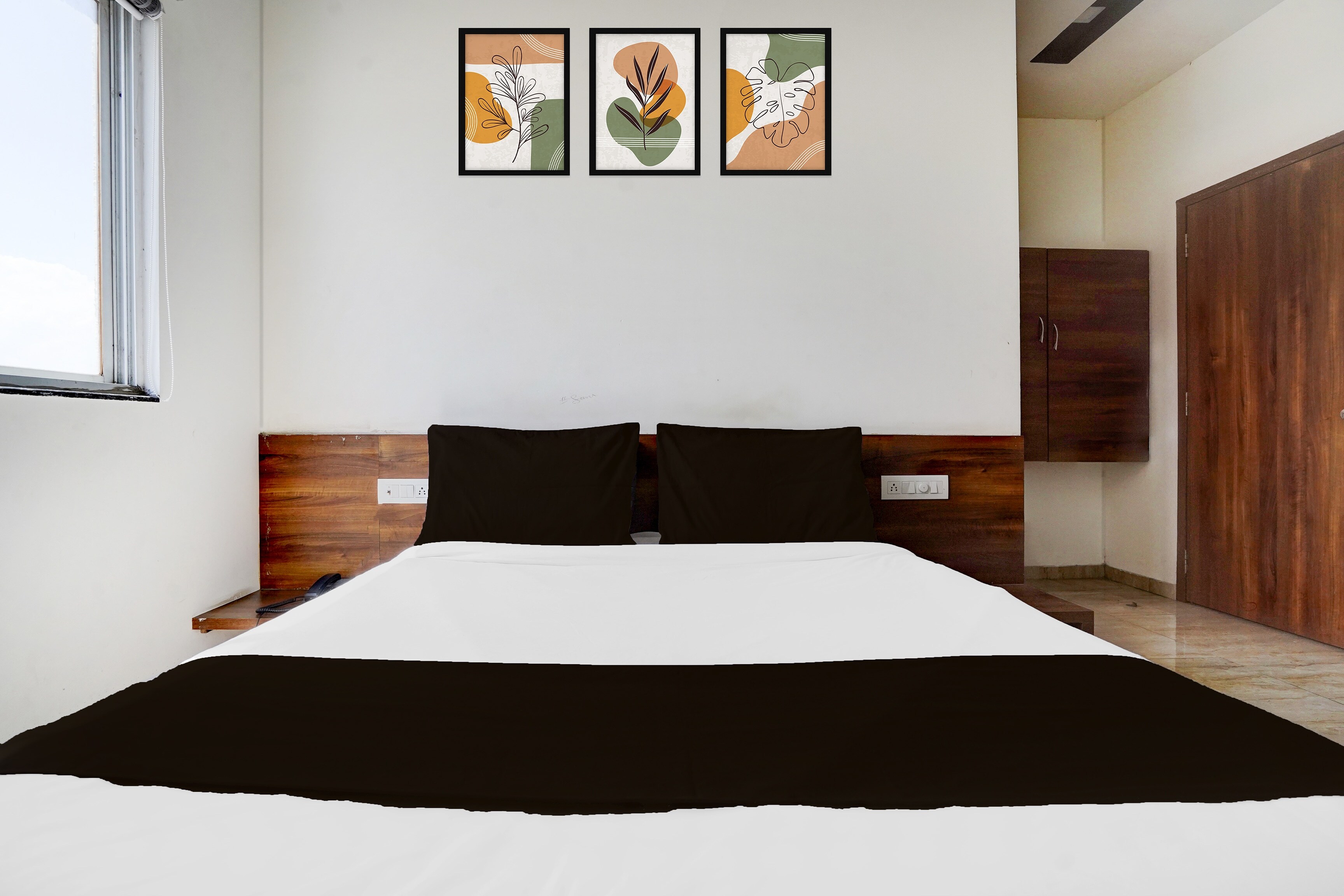 Hotel O by OYO MIDAS Regency - Tap to explore photos