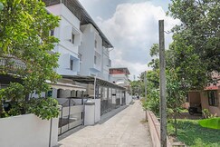 GREENVILLA GARDEN ONE BEDROOM IN 3 BHK APARTMENT
