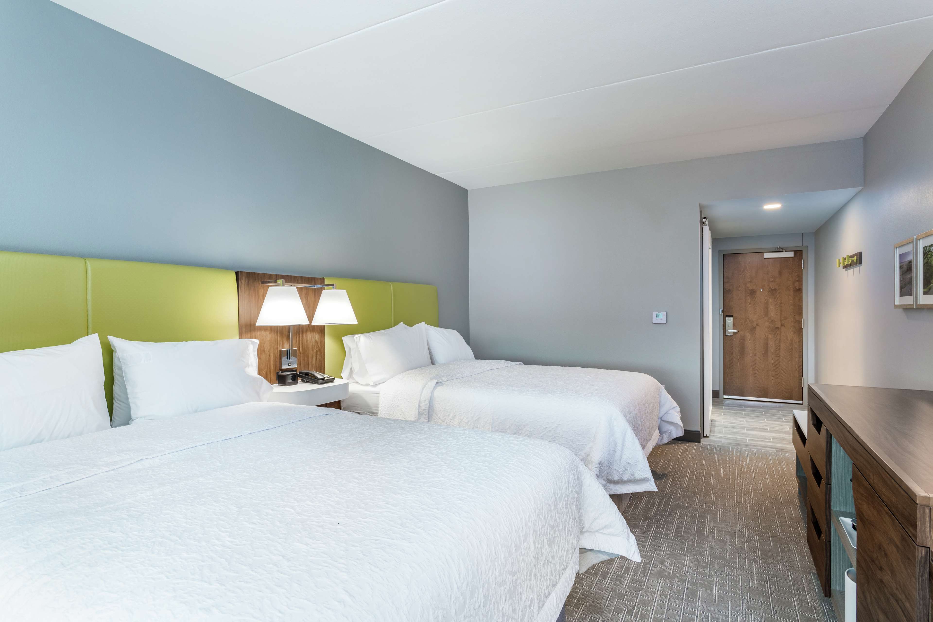 Hampton Inn & Suites Saraland Mobile AL - Tap to explore photos