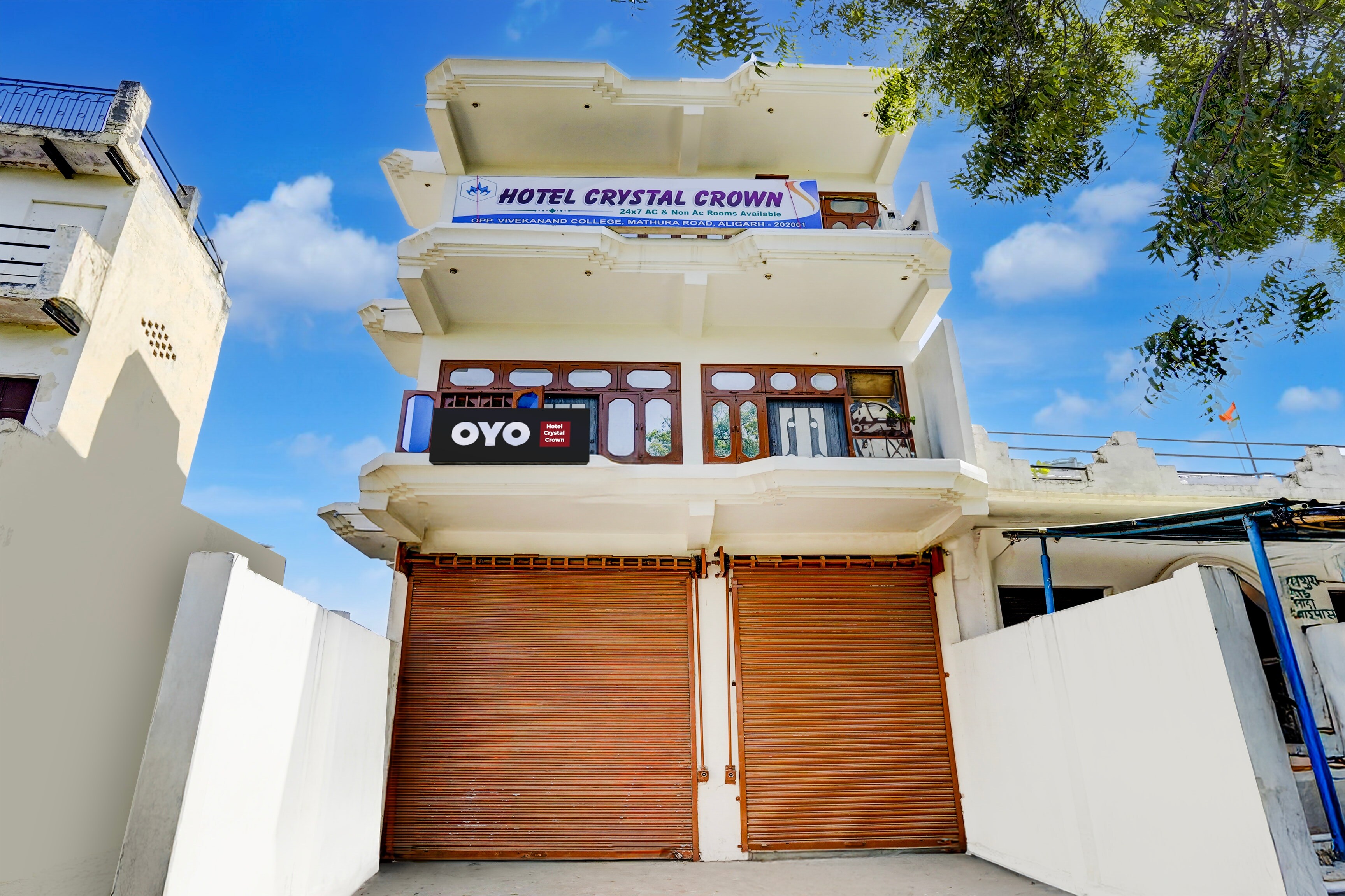 Hotel O Crystal Crown - Tap to explore photos