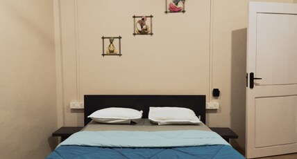 Hostello Backpackers Hostel Room Type - Deluxe Private Room (Queen)