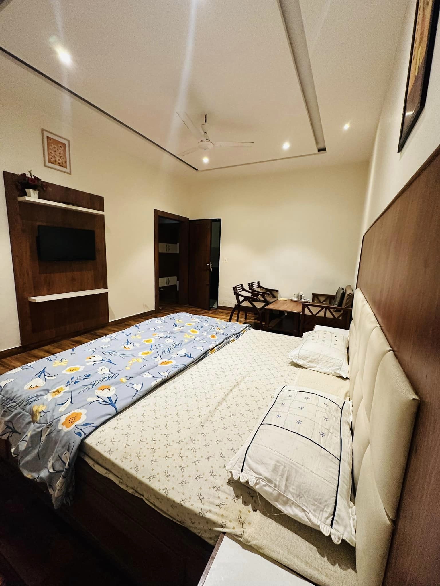 Deepak hotel  - Tap to explore photos