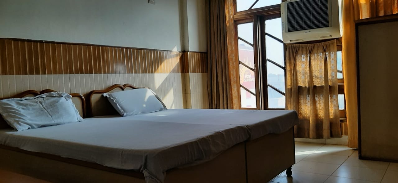 New Hotel Sunrise - Tap to explore photos