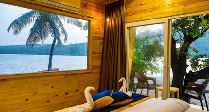 RiverCoast Resort Room Type - Super Luxury Cottage with River View