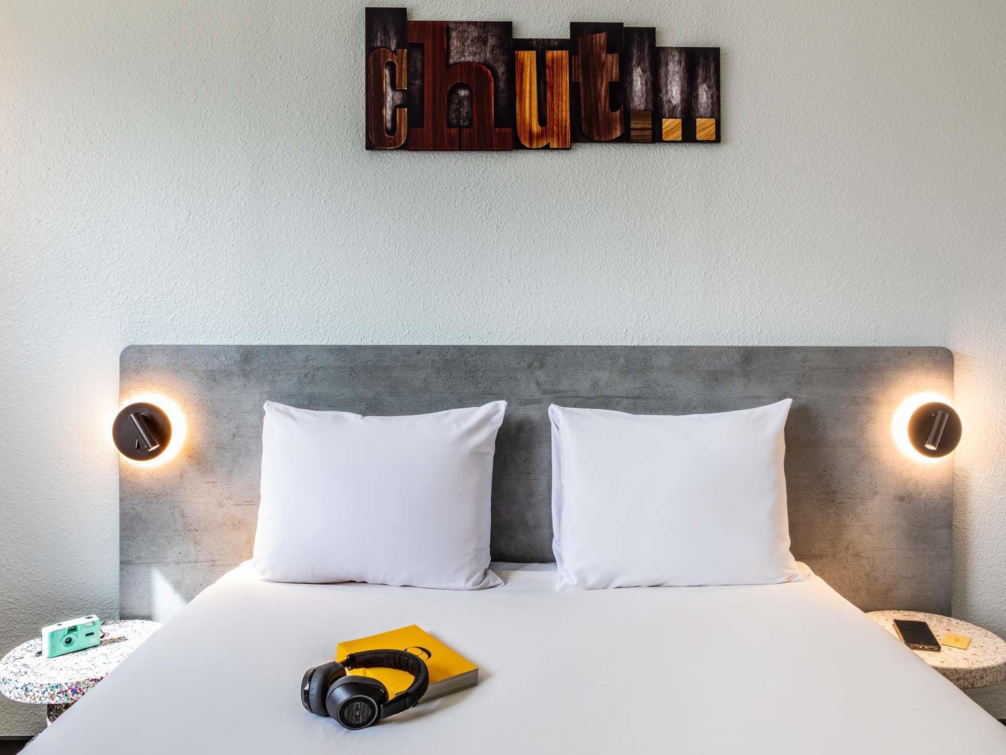 ibis budget Paris Porte de Montreuil - Tap to explore photos