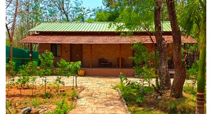 Vrruksh Eco-Stay Room Type - Twin Cottage