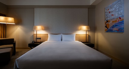 Grand Mercure Singapore Roxy Room Type - Deluxe Pool Side Room, 1 King Bed Grand Mercure Singapore Roxy Room Type - Deluxe Pool Side Room, 1 King Bed