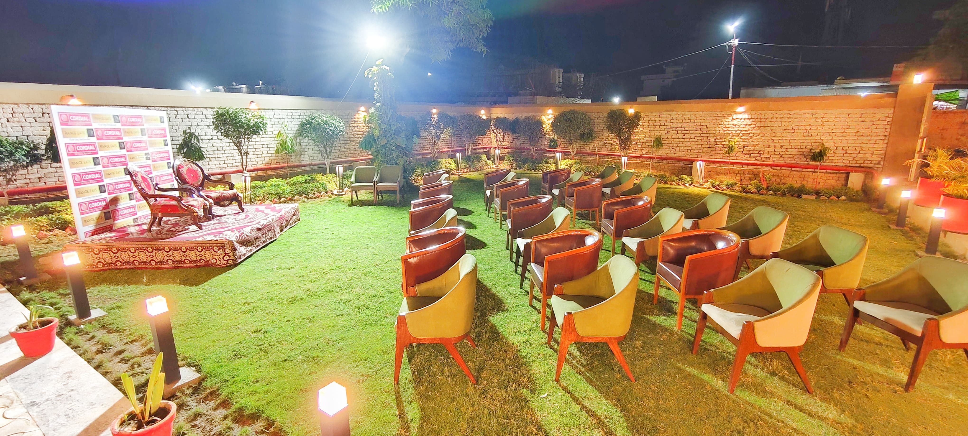 Cordial Hotel & Range Eats Restaurant - Tap to explore photos