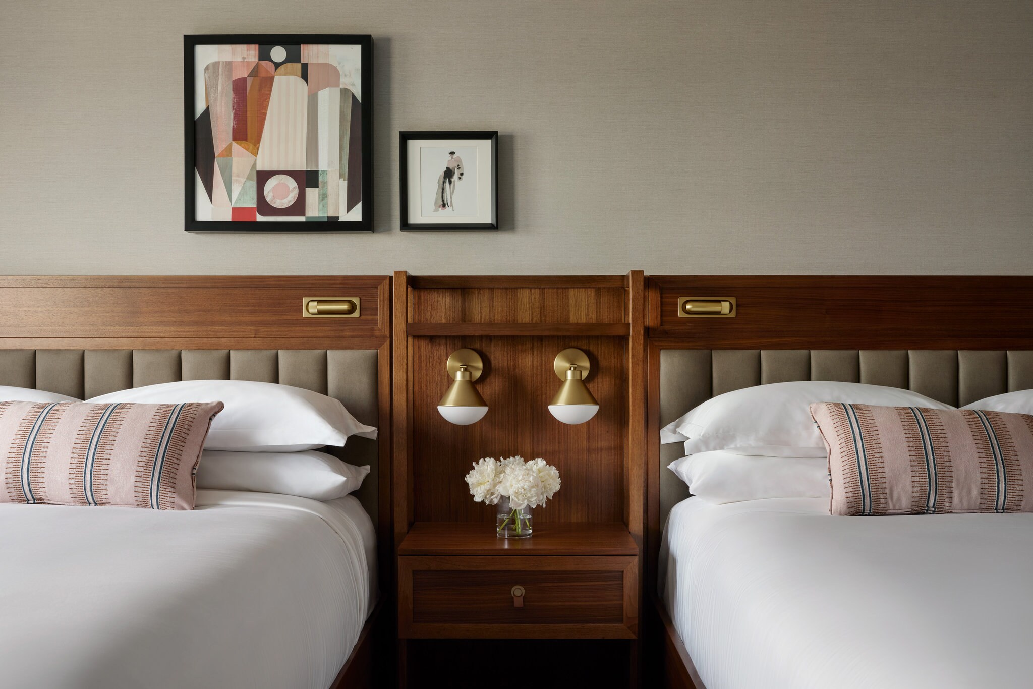 InterContinental Hotels SAN ANTONIO RIVERWALK - Tap to explore photos