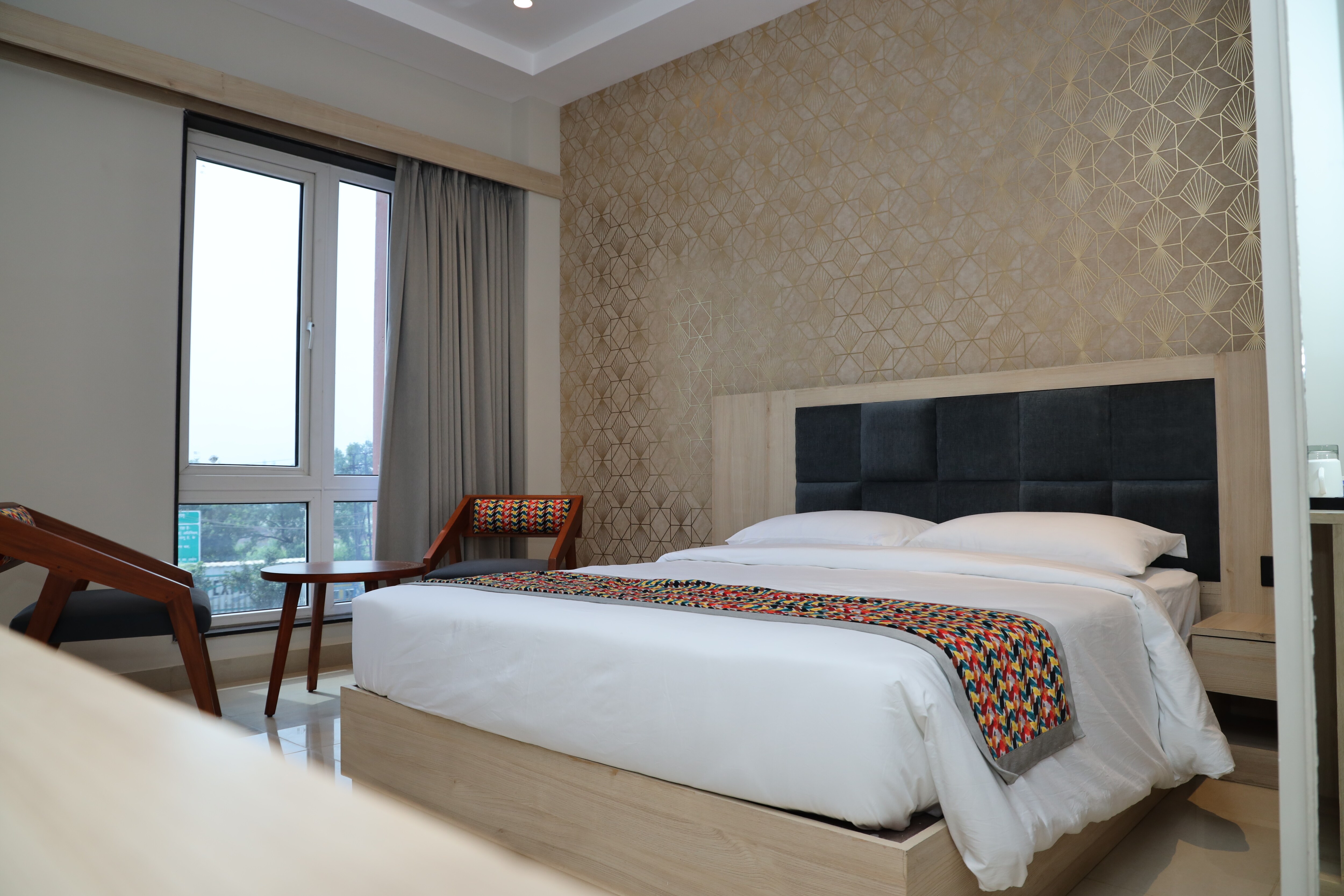 The Citi Residenci Hotel, Banskopa - Tap to explore photos