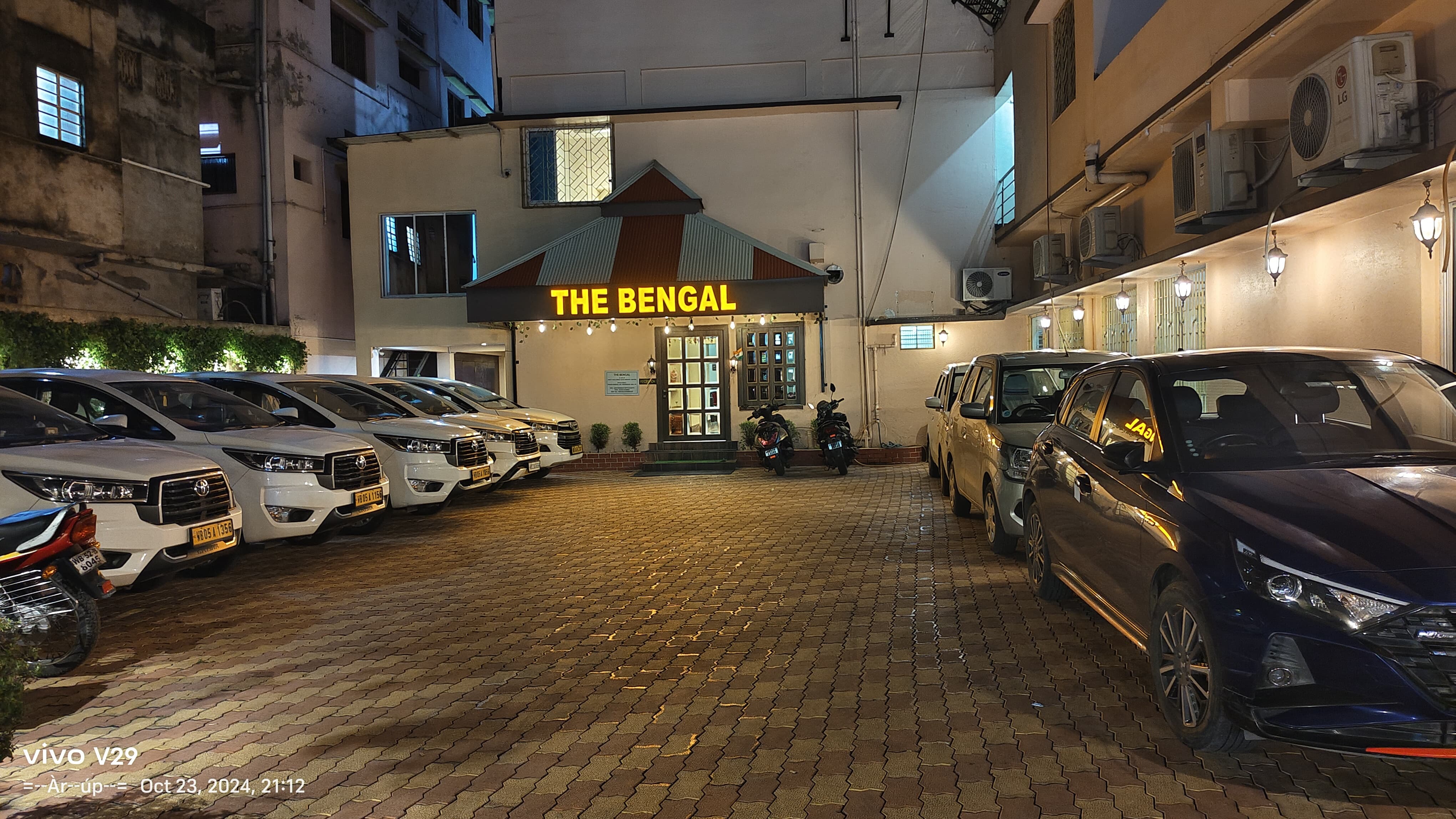 THE BENGAL HOTEL - Tap to explore photos