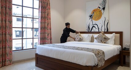 Maya's Manor - A Lake View Hotel Room Type - Manor Classic room