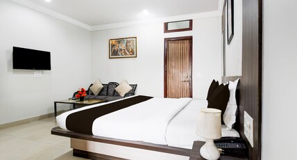 Hotel O Raipur Railway Station Formerly Hotel Okasu Room Type - Deluxe