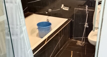 Hotel Sai Niwas Room Type - Executive non AC room with bathtub