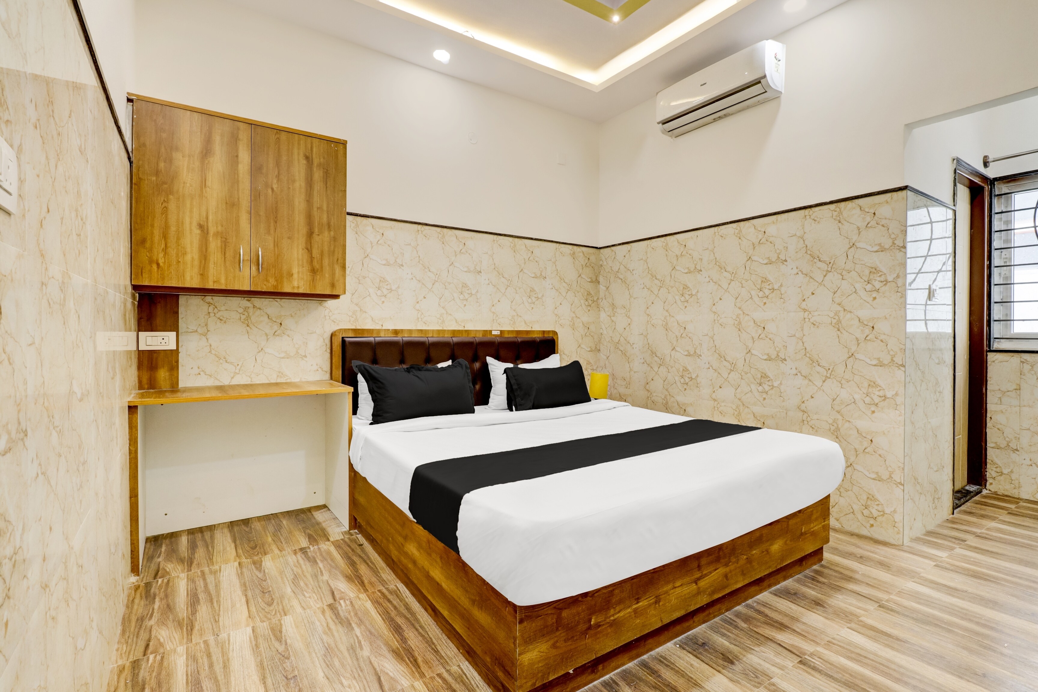 Hotel O NG COMFORTS - Tap to explore photos