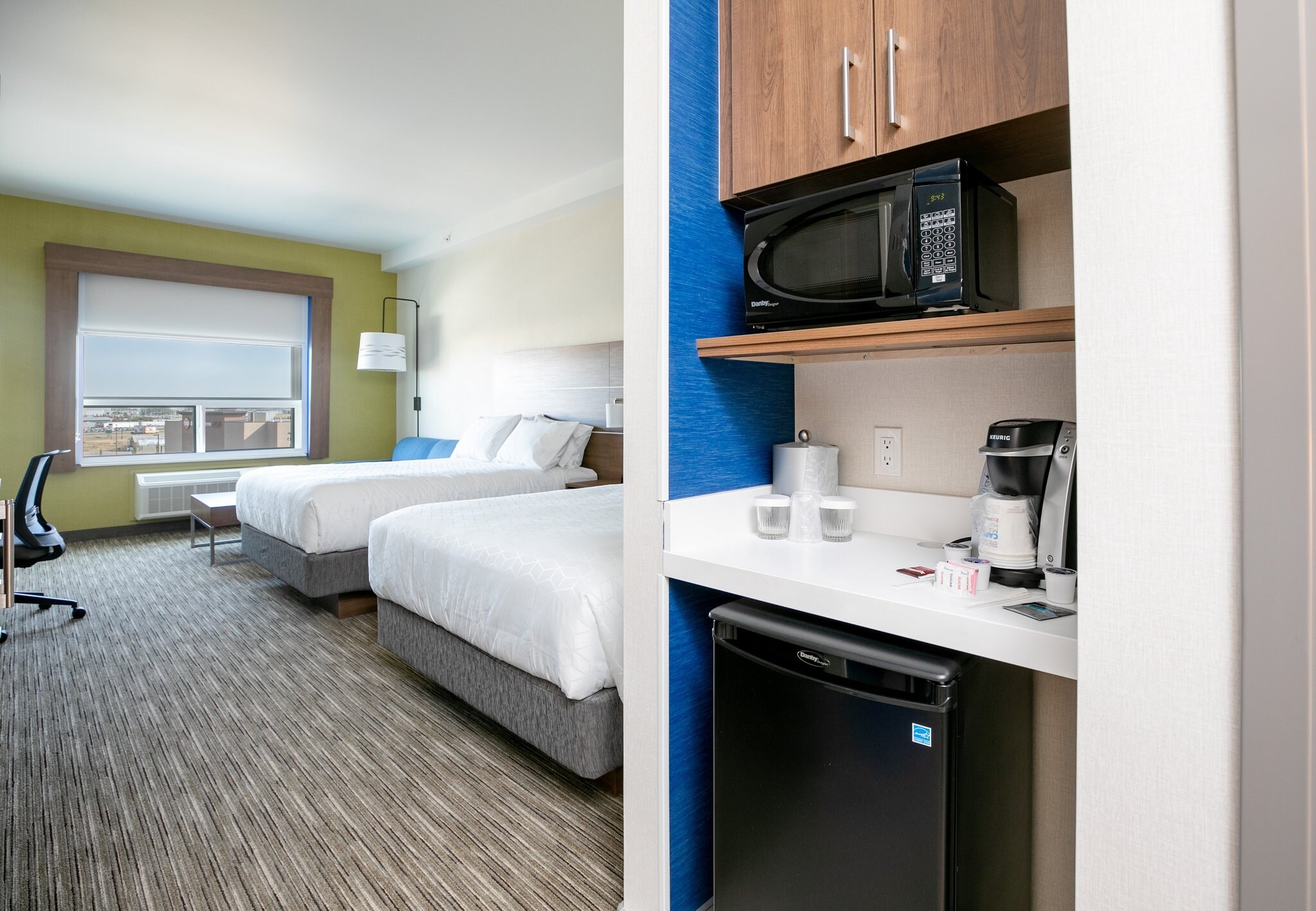 Holiday Inn Express Lethbridge Southeast - Tap to explore photos