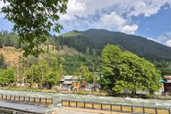 Rooms of Maharaja Inn [Cozy stay nearby Lidder River]