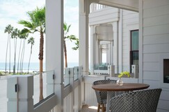 Shore House at The Del, Curio Collection by Hilton