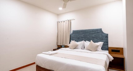 HOTEL SILVER TREE Room Type - Deluxe room