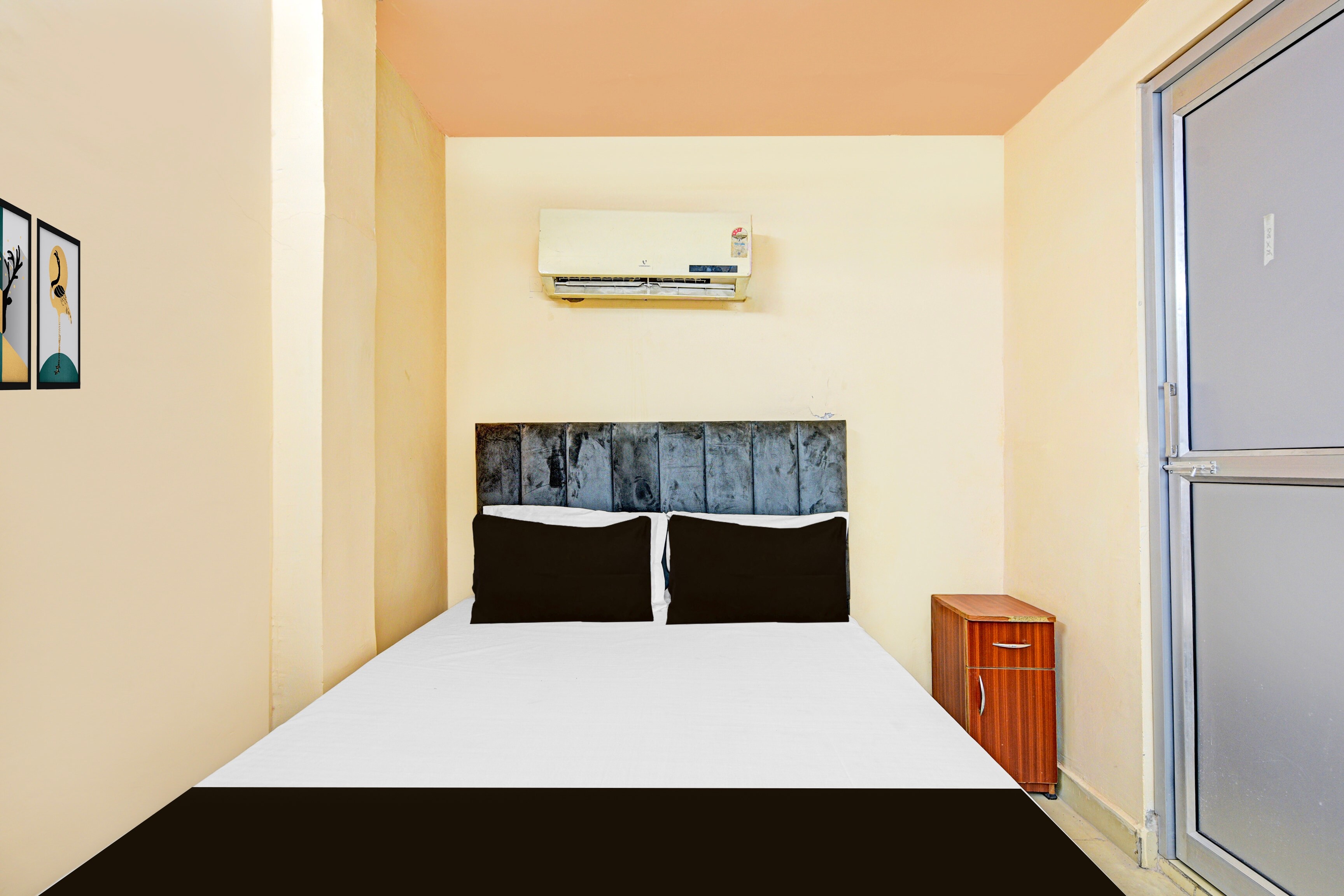 Hotel O Moontara - Tap to explore photos