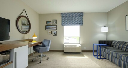 Hampton Inn by Hilton Edenton Room Type - 1 K STUDY W SOFABD SHWR NS