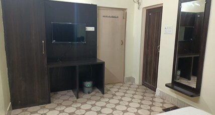 Hotel Queen Palace Room Type - Non AC Room Hotel Queen Palace Room Type - Non AC Room
