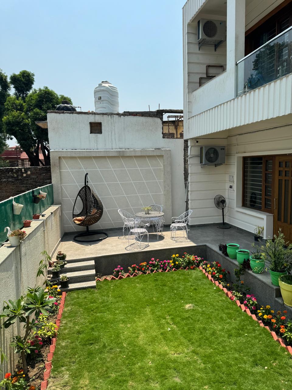 Prem Basant Homestay - Tap to explore photos
