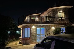 Kings Cottage | Kainchi Dham/Sattal/Nainital