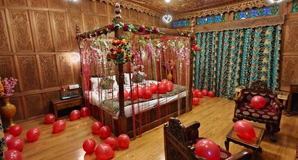 Anarkali Luxury Houseboats Room Type - Heritage Suite Room