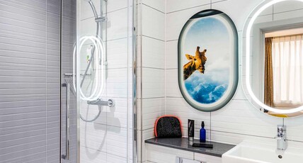 IBIS STYLES LONDON HEATHROW Room Type - The Queen