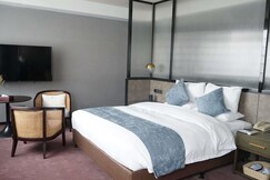 Novotel Nantong Center