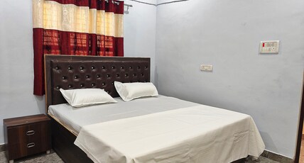Royal Rudraksh Palace Room Type - Super Deluxe AC Double bed