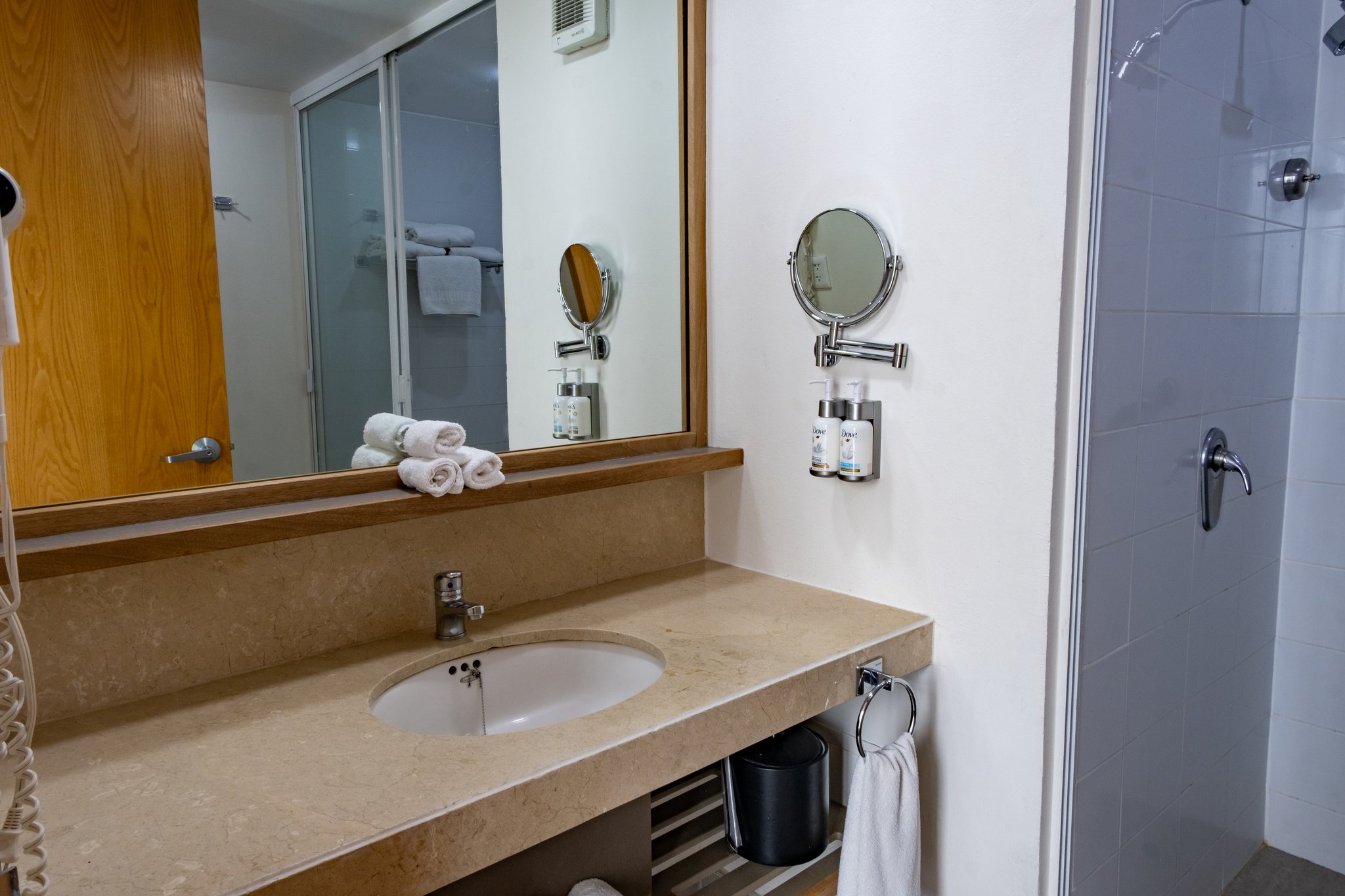 Holiday Inn Express Mexico Reforma - Tap to explore photos