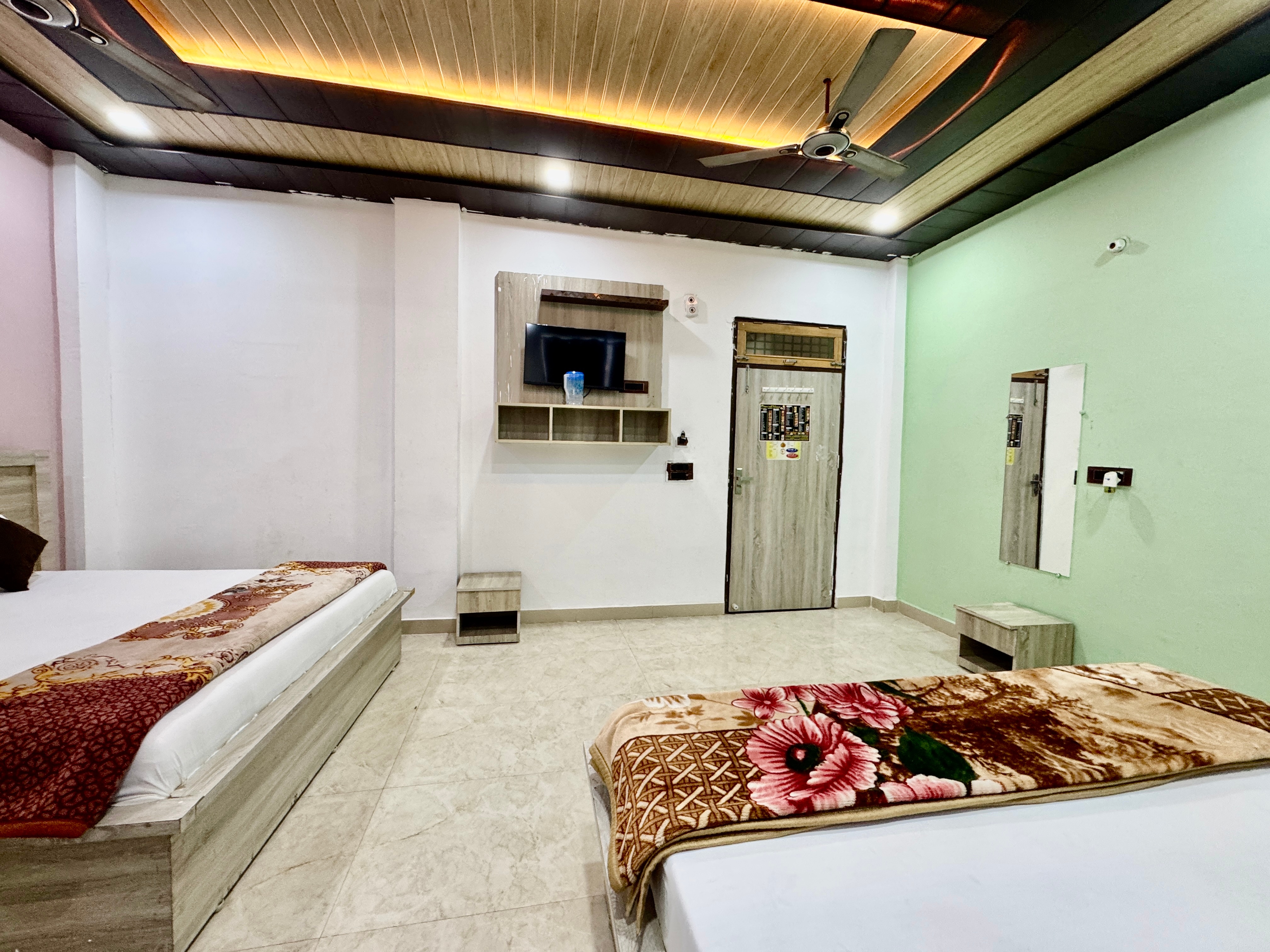 Hotel Kunj Bihari Dham Vrindavan - Tap to explore photos