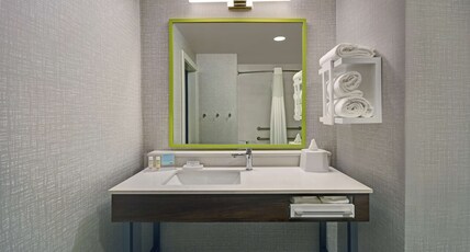 Hampton Inn Cave City, KY Room Type - 2QN MOB HEARING ACC TUB NS