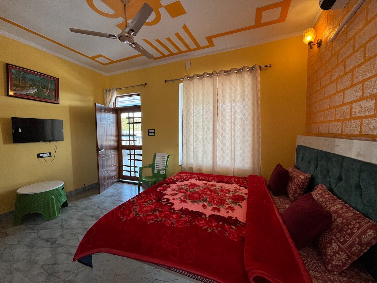 Bhadraj Valley Homestay Scenic views Calmness - Tap to explore photos