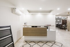 Super Townhouse The AMV Hotel