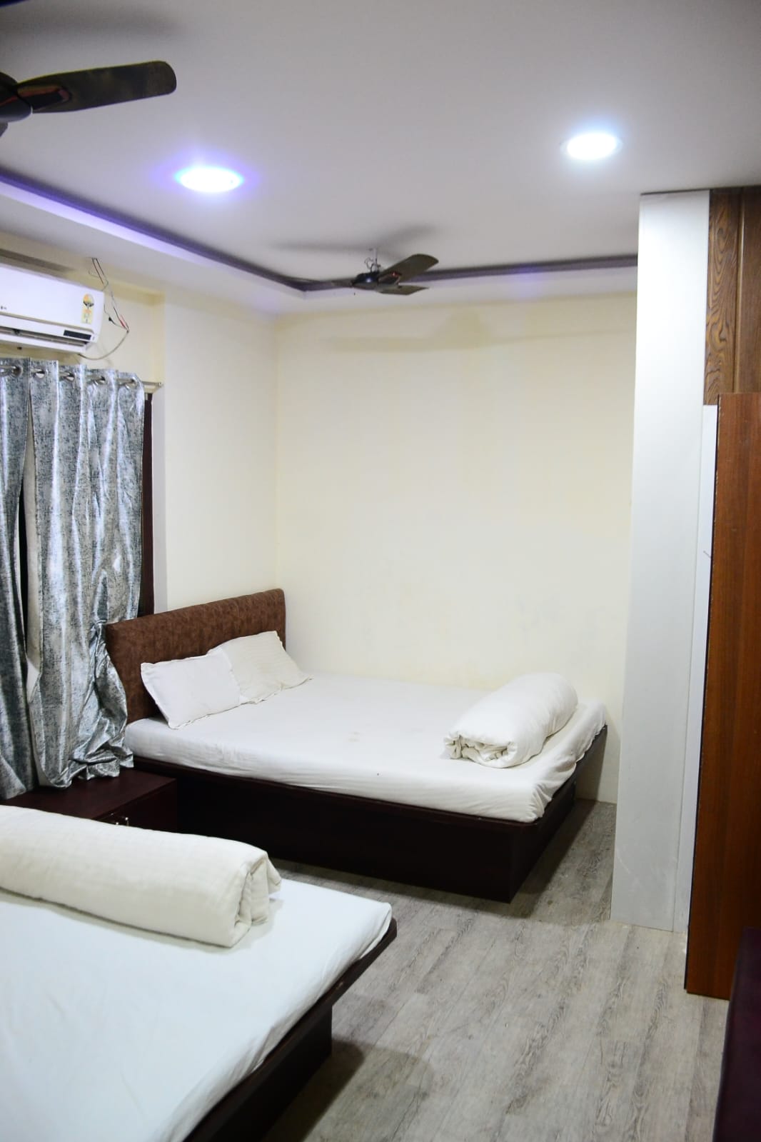 Hotel New Churchgate - Tap to explore photos